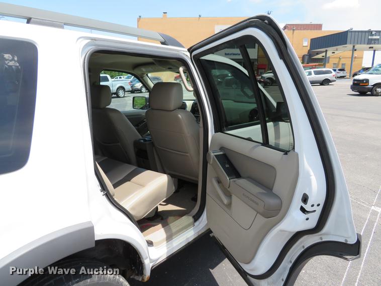 image for item EV9652 2006 Ford Explorer XLT SUV