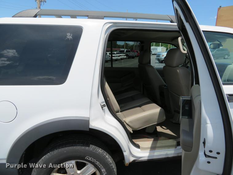 image for item EV9652 2006 Ford Explorer XLT SUV