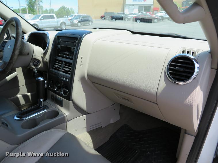 image for item EV9652 2006 Ford Explorer XLT SUV