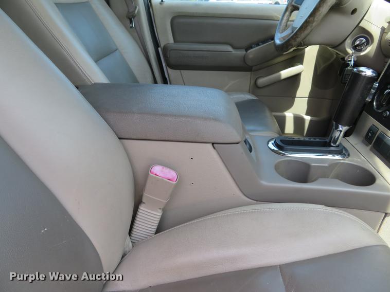 image for item EV9652 2006 Ford Explorer XLT SUV