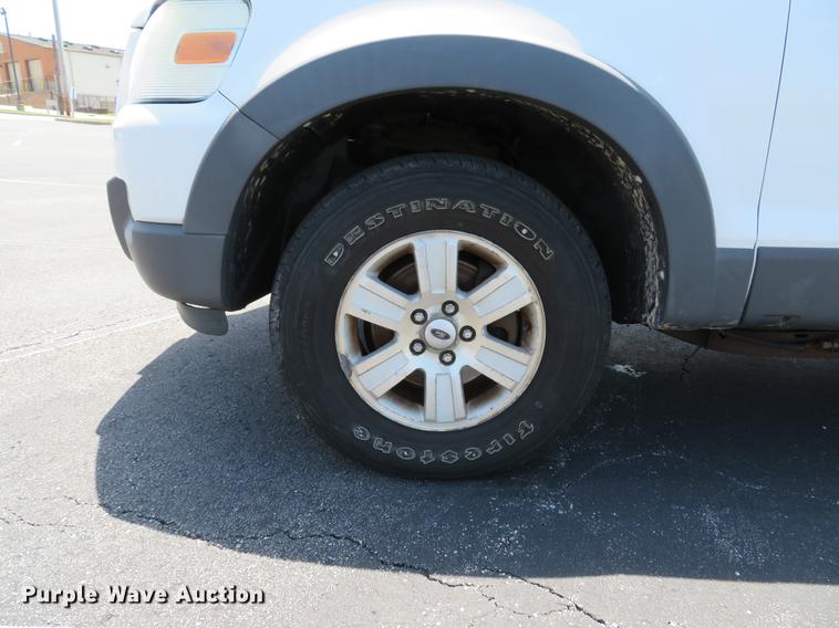 image for item EV9652 2006 Ford Explorer XLT SUV
