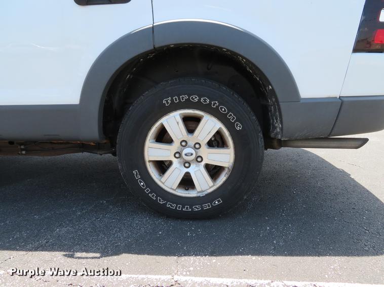 image for item EV9652 2006 Ford Explorer XLT SUV