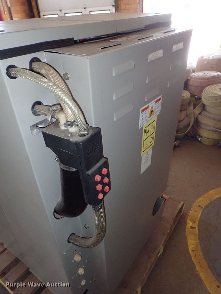 image for item FB9095 2002 Milnor washer