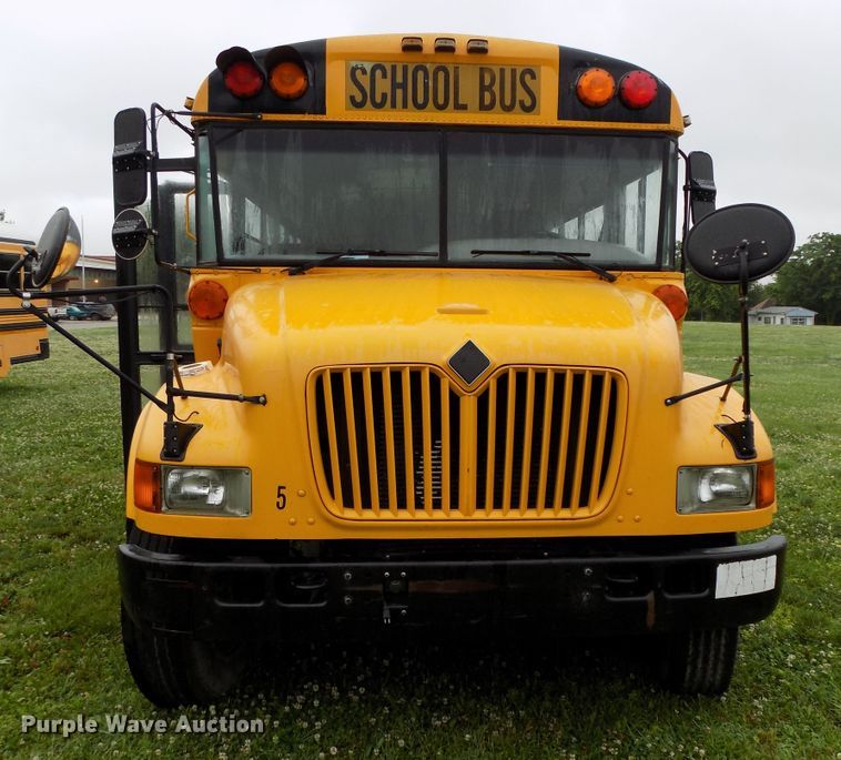 image for item FI9781 2003 International CE school bus