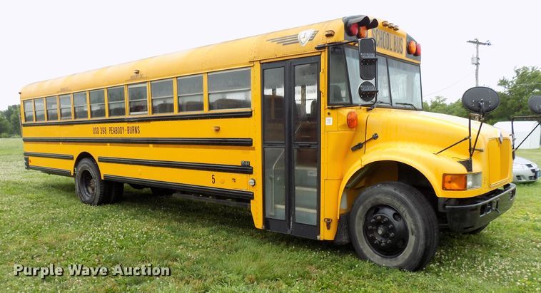 image for item FI9781 2003 International CE school bus