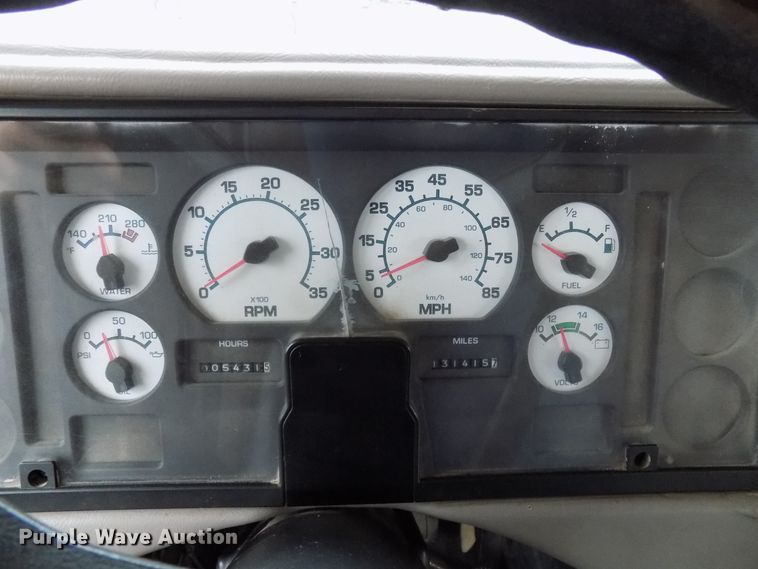 image for item FI9781 2003 International CE school bus