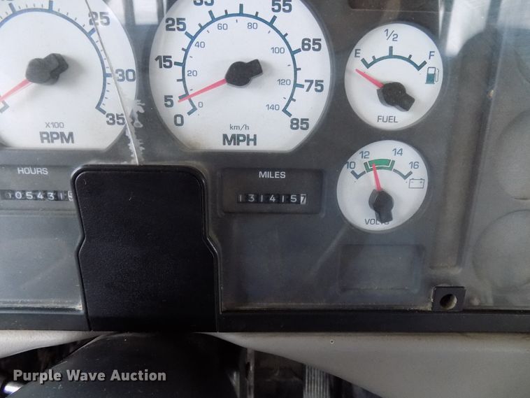 image for item FI9781 2003 International CE school bus