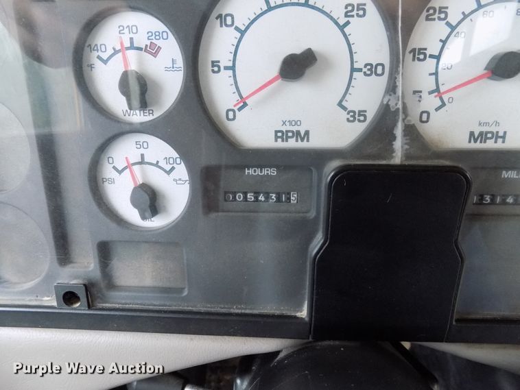 image for item FI9781 2003 International CE school bus