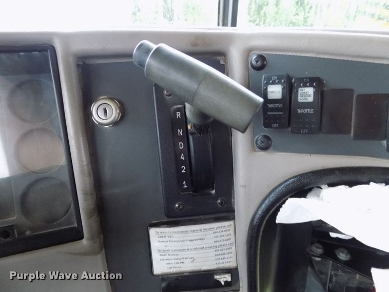 image for item FI9781 2003 International CE school bus