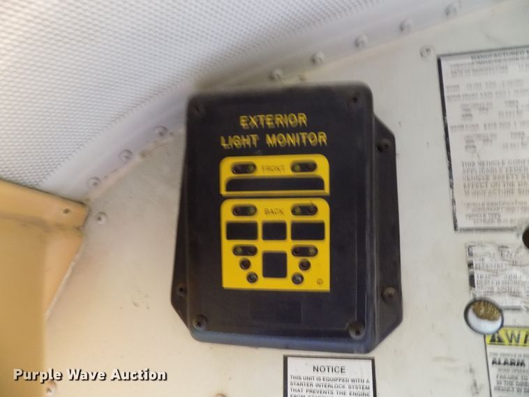 image for item FI9781 2003 International CE school bus