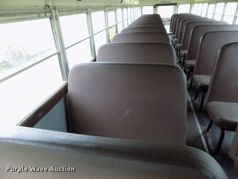 image for item FI9781 2003 International CE school bus