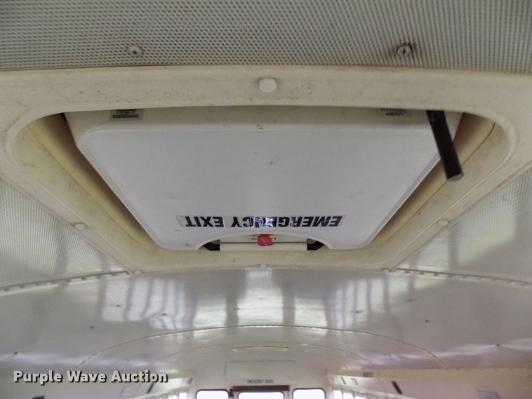 image for item FI9781 2003 International CE school bus