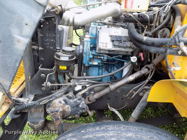 image for item FI9781 2003 International CE school bus