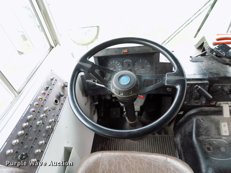 image for item FI9782 1999 Blue Bird TC2000 school bus