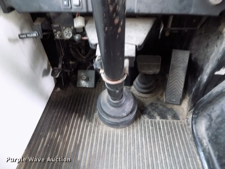 image for item FI9782 1999 Blue Bird TC2000 school bus