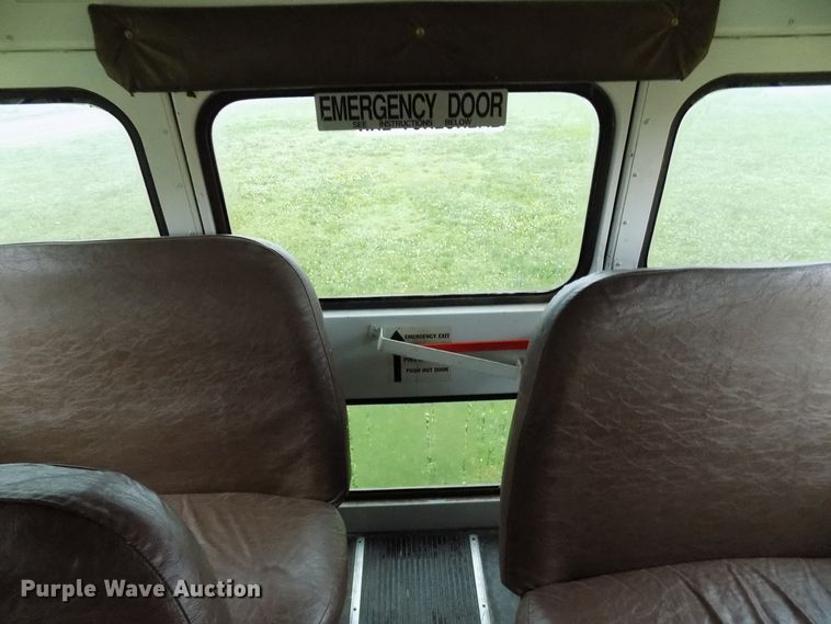 image for item FI9782 1999 Blue Bird TC2000 school bus