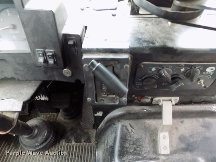 image for item FI9782 1999 Blue Bird TC2000 school bus