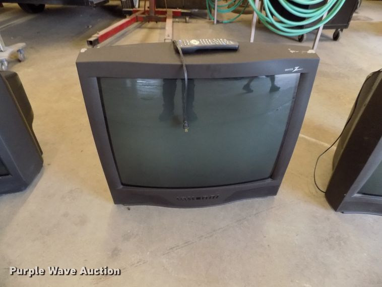 image for item FI9785 Approximately 6 televisions