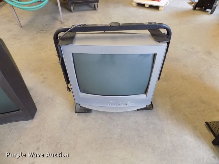 image for item FI9785 Approximately 6 televisions