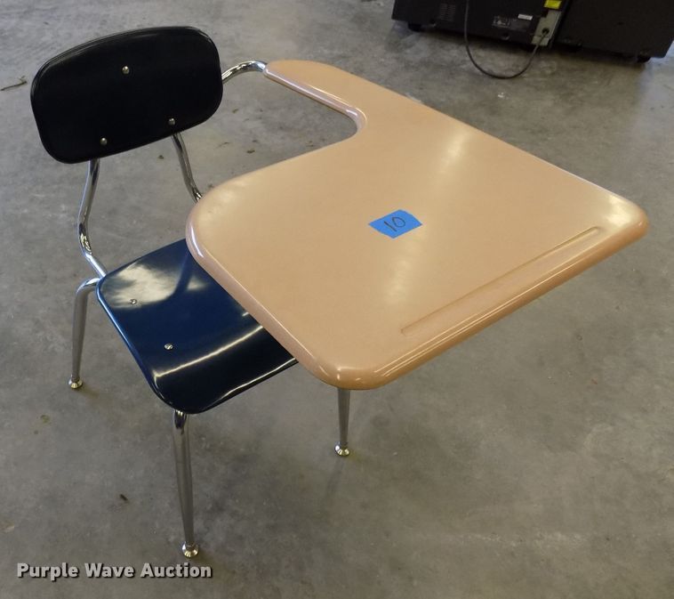 image for item FI9796 Approximately 10 desks