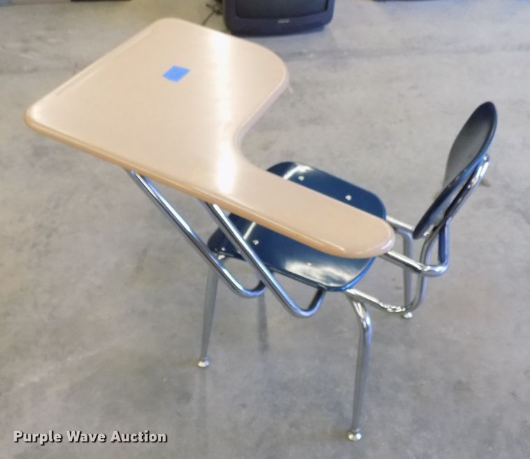 image for item FI9796 Approximately 10 desks