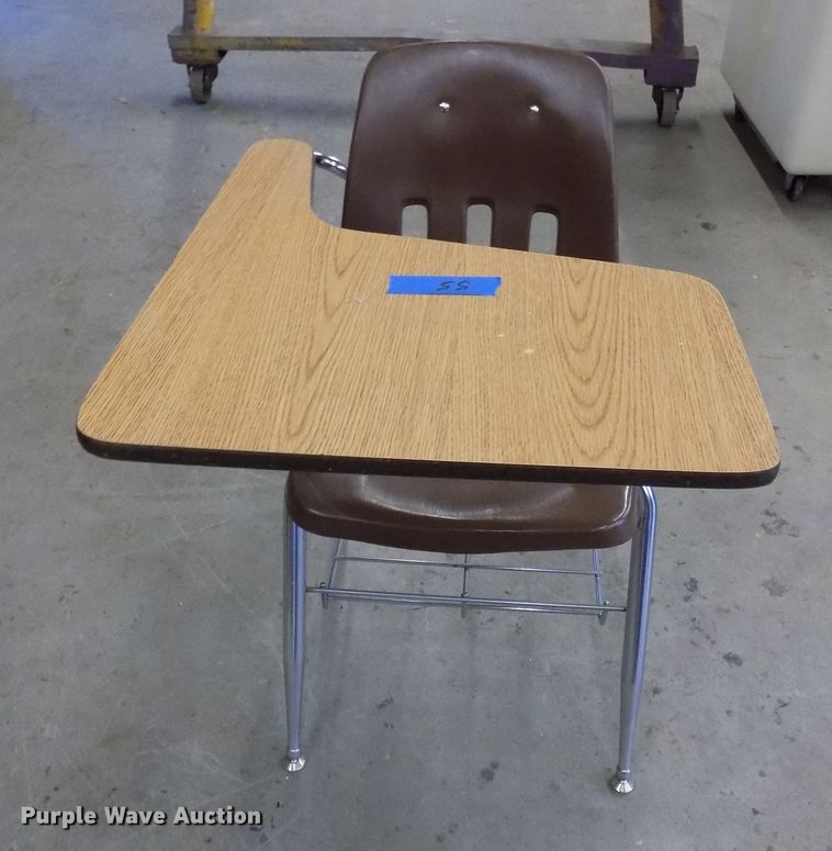 image for item FI9797 Approximately 55 desks