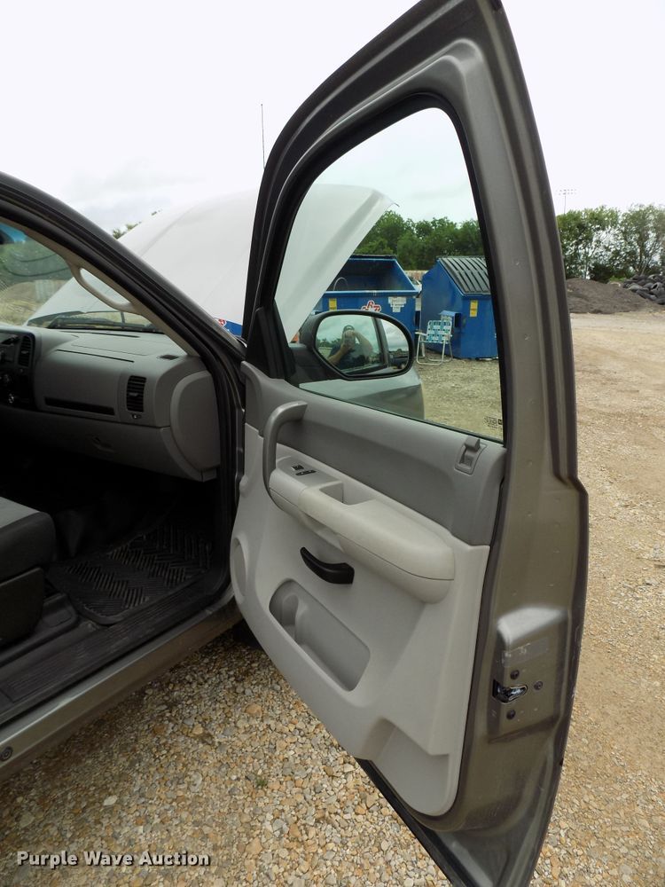 image for item FI9811 2007 Chevrolet Silverado 1500 Ext. Cab pickup truck