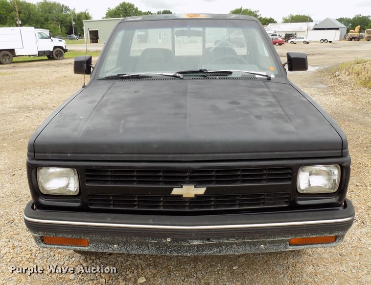 image for item FI9812 1993 Chevrolet S10 pickup truck
