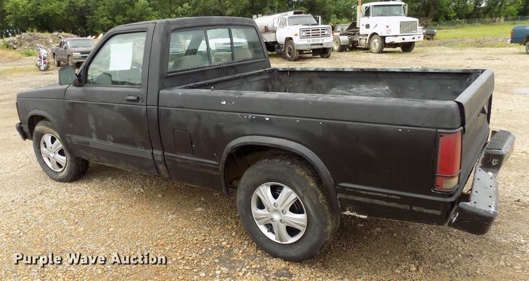 image for item FI9812 1993 Chevrolet S10 pickup truck