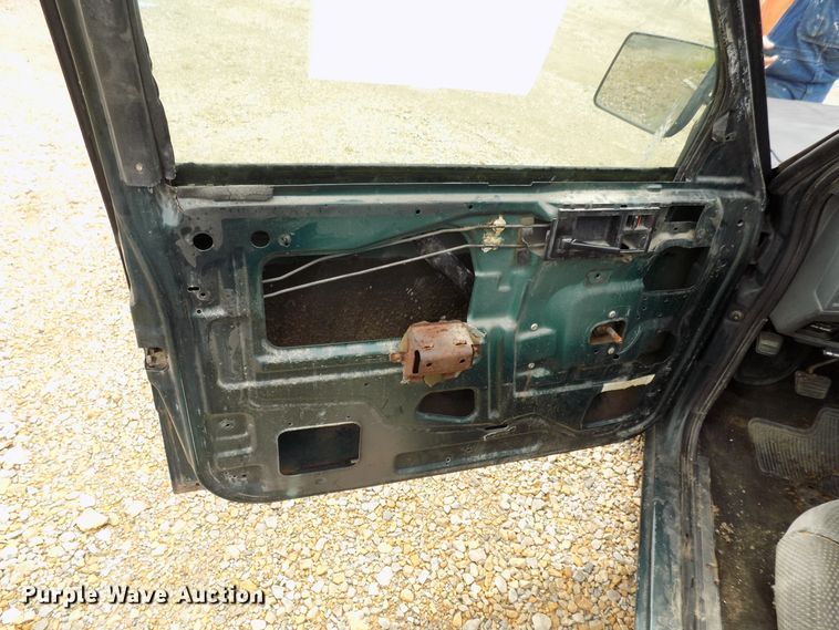 image for item FI9812 1993 Chevrolet S10 pickup truck