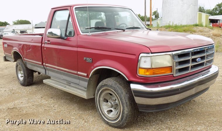 image for item FI9813 1995 Ford F150 pickup truck