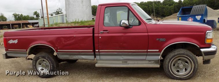 image for item FI9813 1995 Ford F150 pickup truck