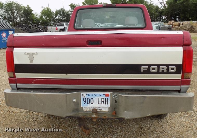 image for item FI9813 1995 Ford F150 pickup truck