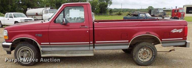 image for item FI9813 1995 Ford F150 pickup truck