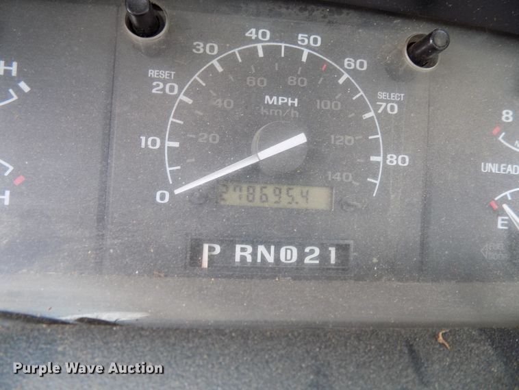 image for item FI9813 1995 Ford F150 pickup truck