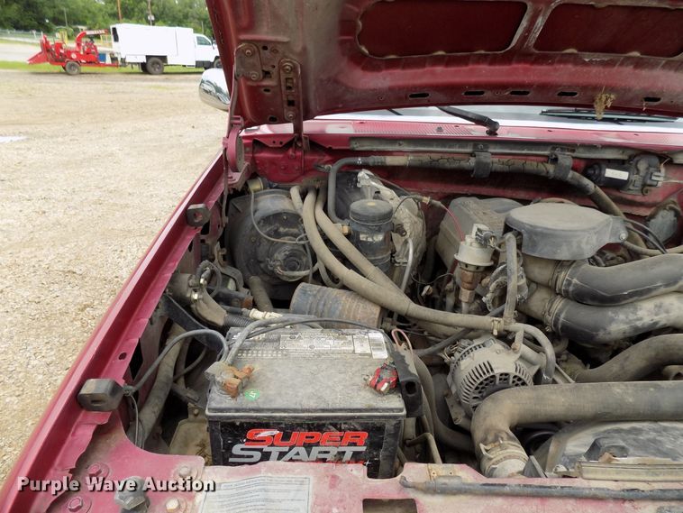 image for item FI9813 1995 Ford F150 pickup truck