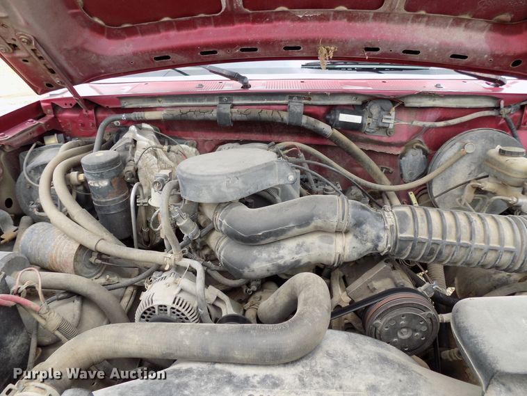 image for item FI9813 1995 Ford F150 pickup truck