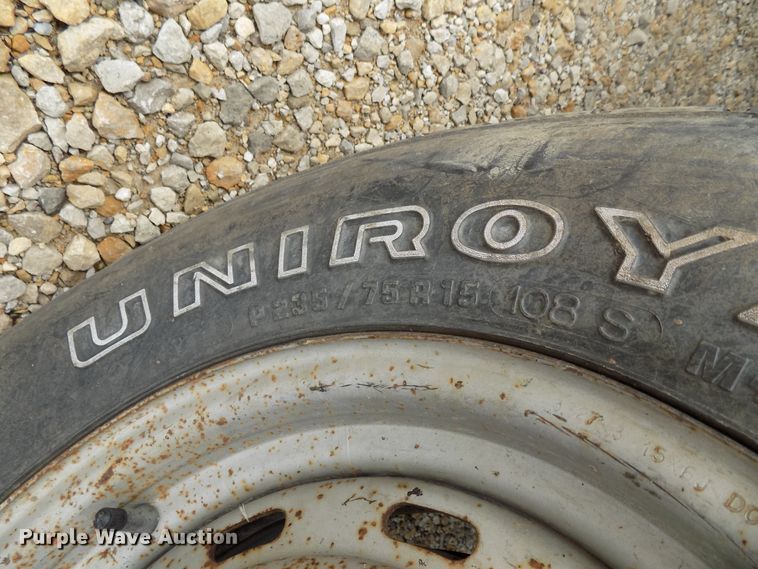 image for item FI9813 1995 Ford F150 pickup truck