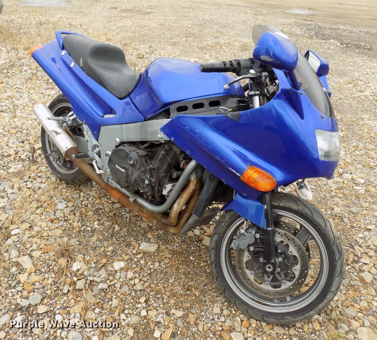 image for item FI9815 1990 Kawasaki ZXT10C motorcycle