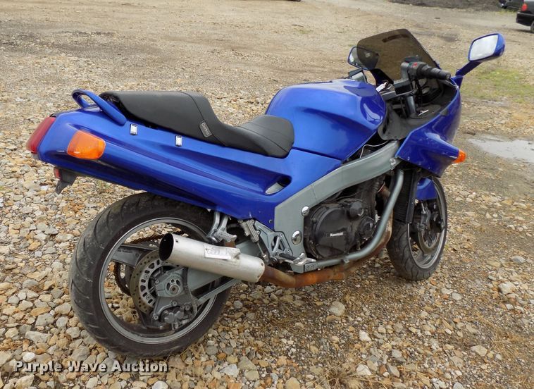 image for item FI9815 1990 Kawasaki ZXT10C motorcycle