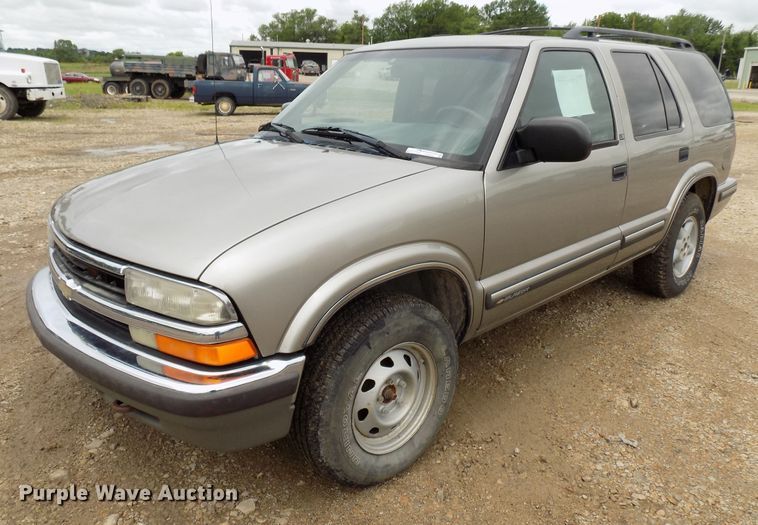 image for item FI9818 1999 Chevrolet Blazer SUV