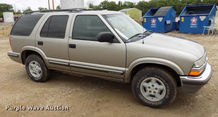 image for item FI9818 1999 Chevrolet Blazer SUV