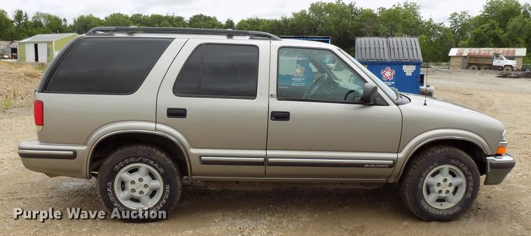 image for item FI9818 1999 Chevrolet Blazer SUV