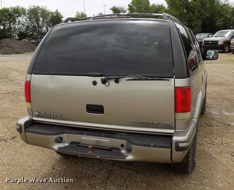 image for item FI9818 1999 Chevrolet Blazer SUV