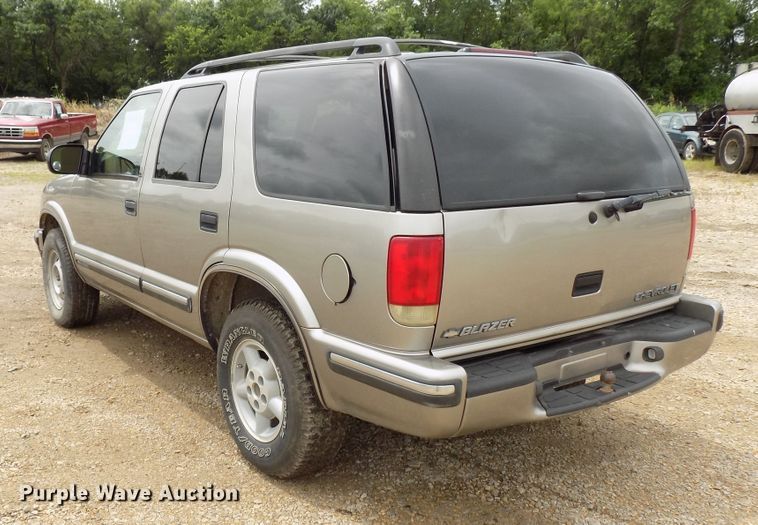 image for item FI9818 1999 Chevrolet Blazer SUV