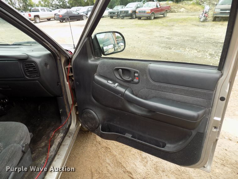 image for item FI9818 1999 Chevrolet Blazer SUV