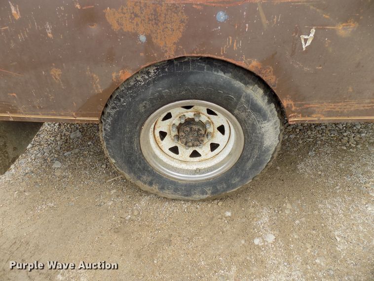 image for item FI9823 1984 Chevrolet Silverado 1500 flatbed pickup truck