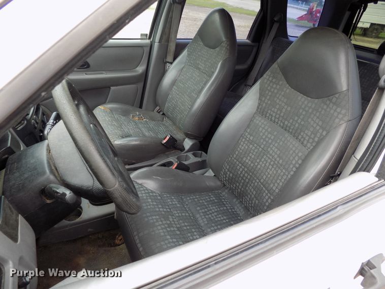 image for item FI9824 2001 Ford Escape SUV