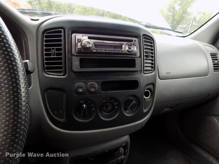 image for item FI9824 2001 Ford Escape SUV