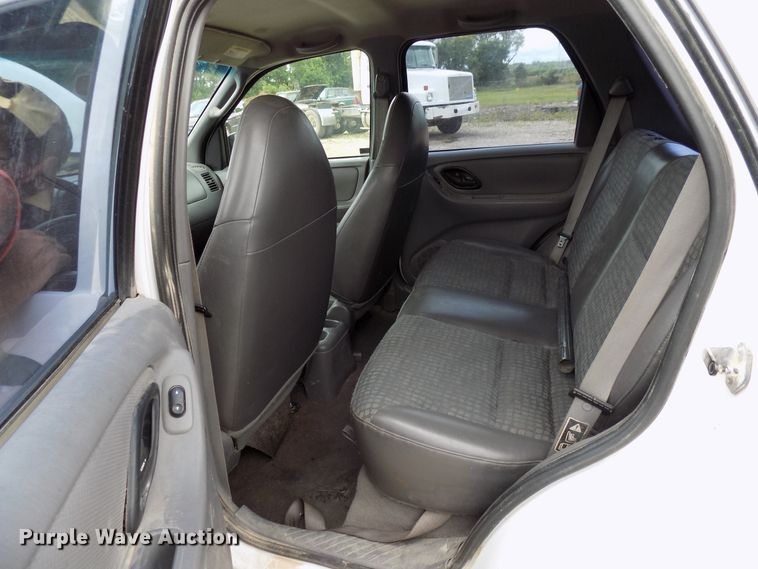 image for item FI9824 2001 Ford Escape SUV